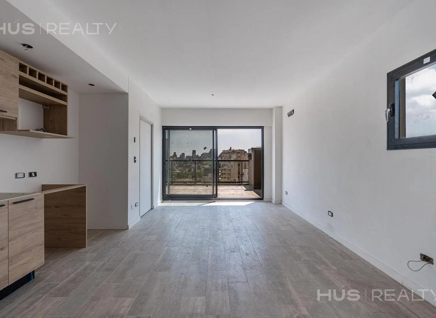 Venta departamento monoambiente en 8vo piso al frente en Palermo, entrega próxima. Balcón terraza. 4