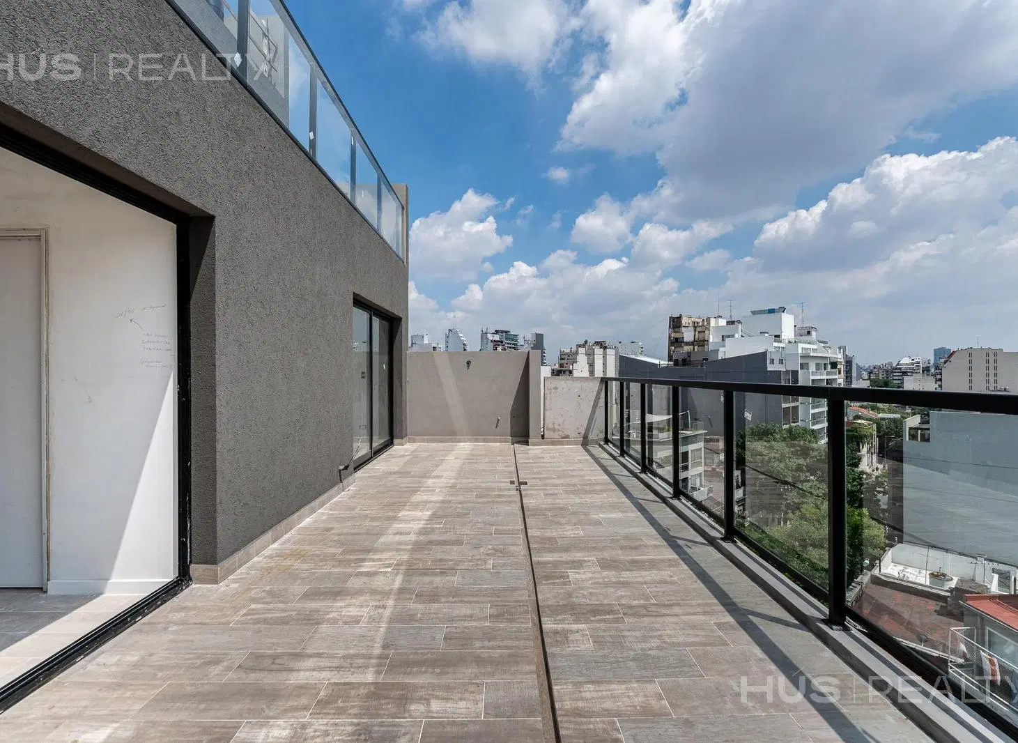 Venta departamento monoambiente en 8vo piso al frente en Palermo, entrega próxima. Balcón terraza. 5