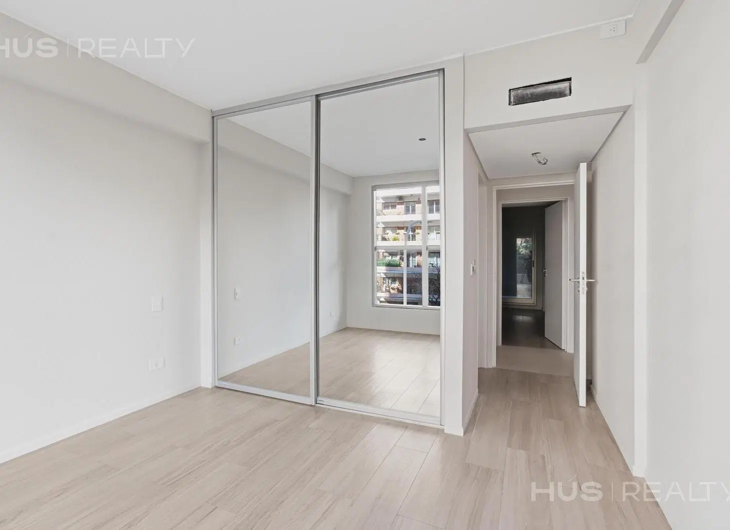 Venta departamento de 3 ambientes con dependencia y patio en Belgrano R. Full amenities. 5