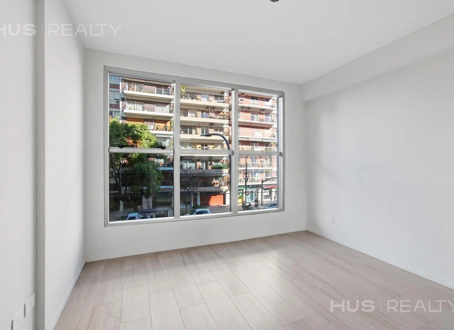 Venta departamento de 3 ambientes con dependencia y patio en Belgrano R. Full amenities. 3