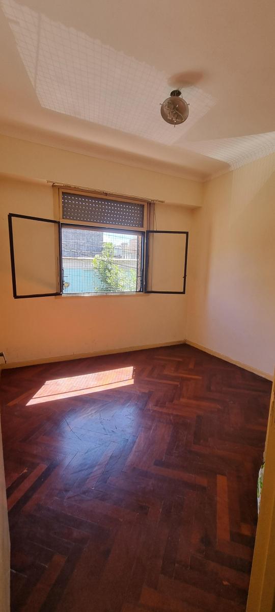 Departamento 3 Amb Al Frente Amplio - Bajas Expensas - Zona Floresta 5