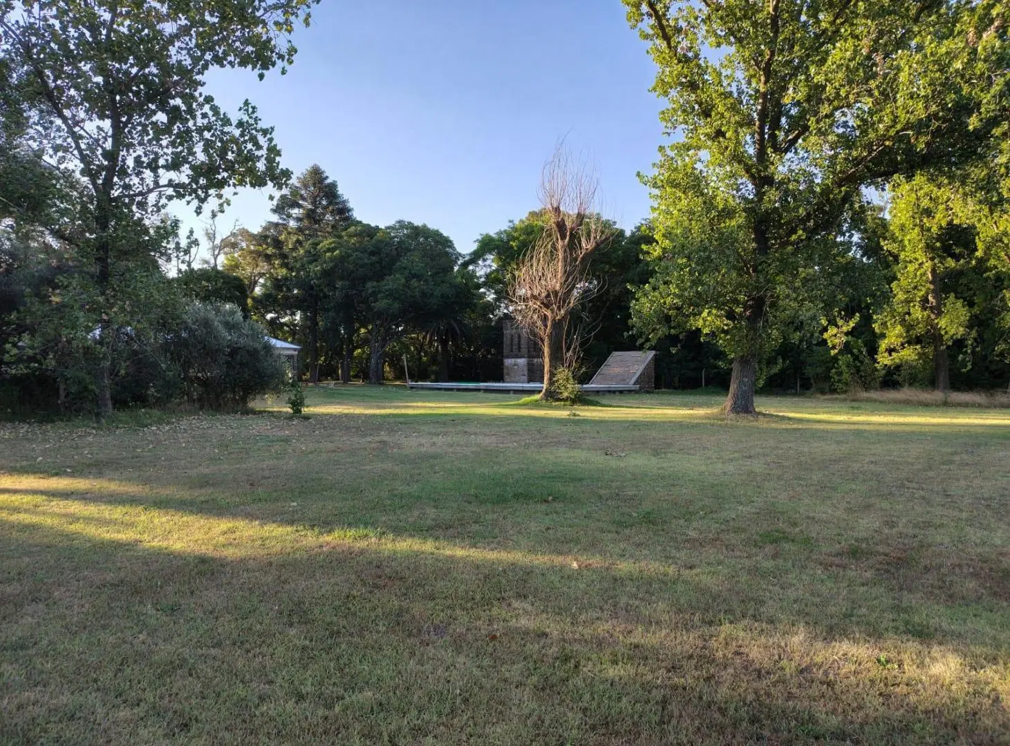 Casa campestre 5 hab. mas Campo 6ha en Villa Amelia 5