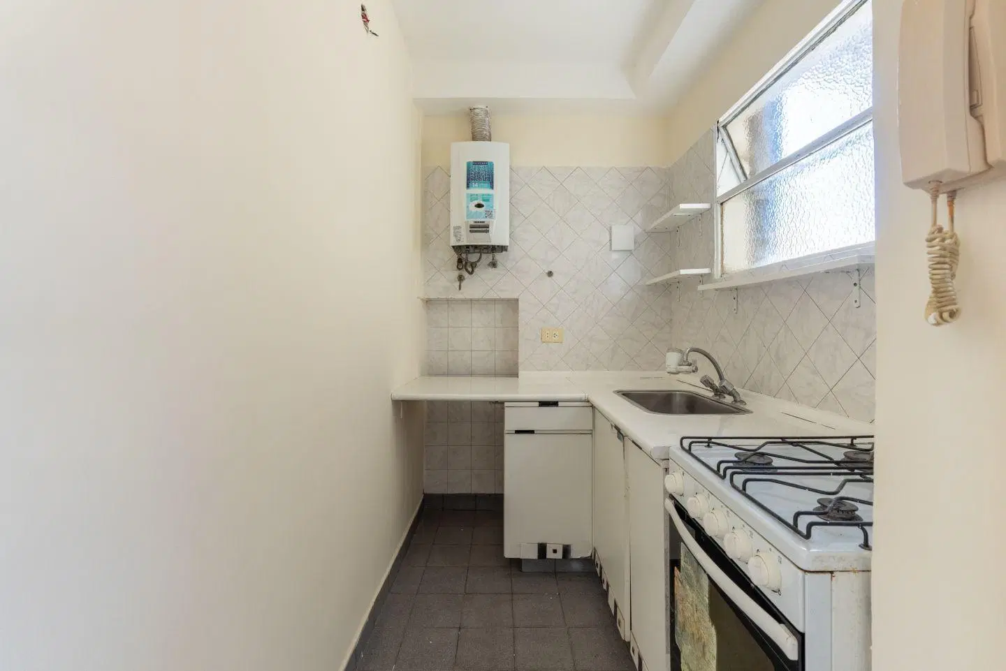 Departamento monoambiente. | Montevideo al 400 5