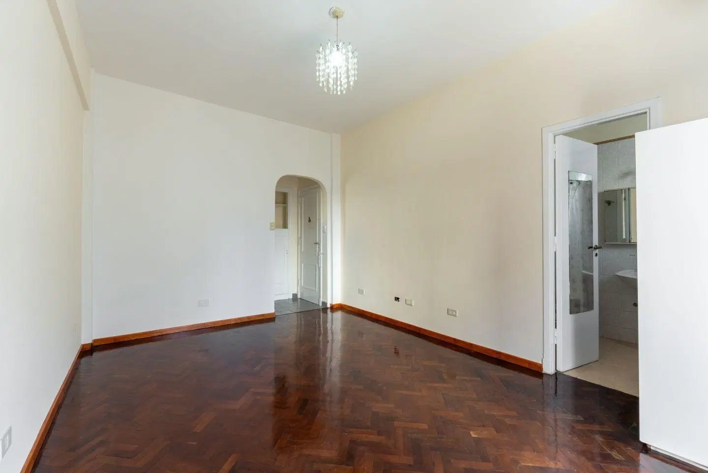 Departamento monoambiente. | Montevideo al 400 2