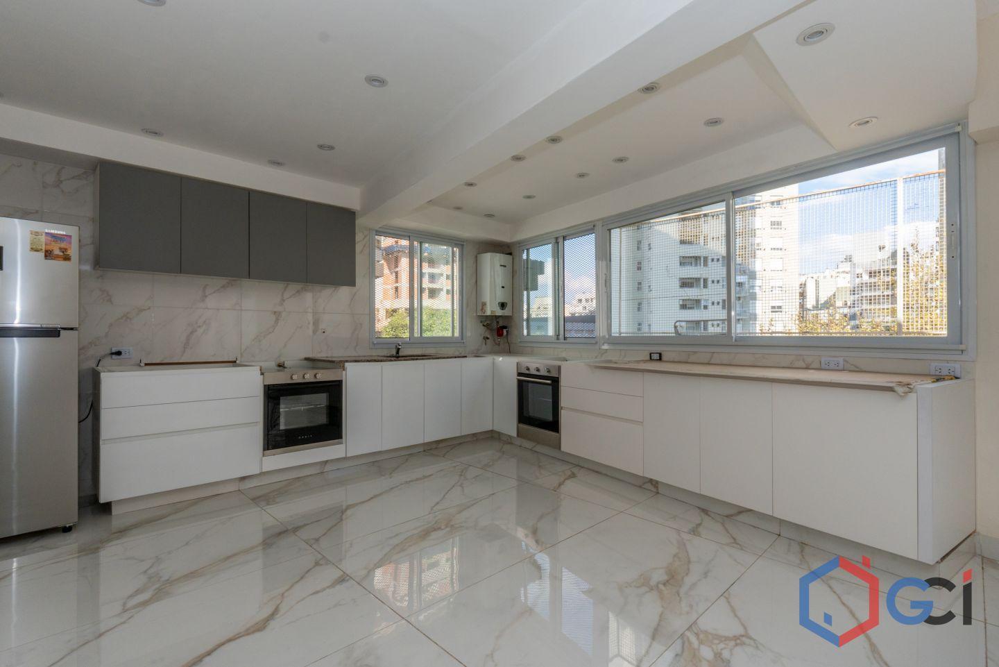 Foto de 4 Ambientes Reciclado a Nuevo con Cochera, Palier Privado, Suite y, imagen 2