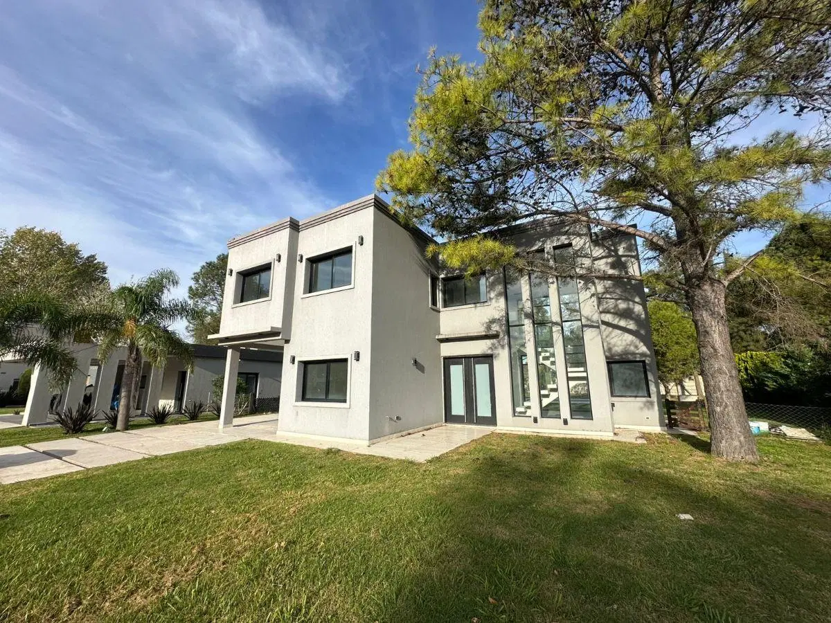 HERMOSA CASA A ESTRENAR EN TERRALAGOS CANNING 1