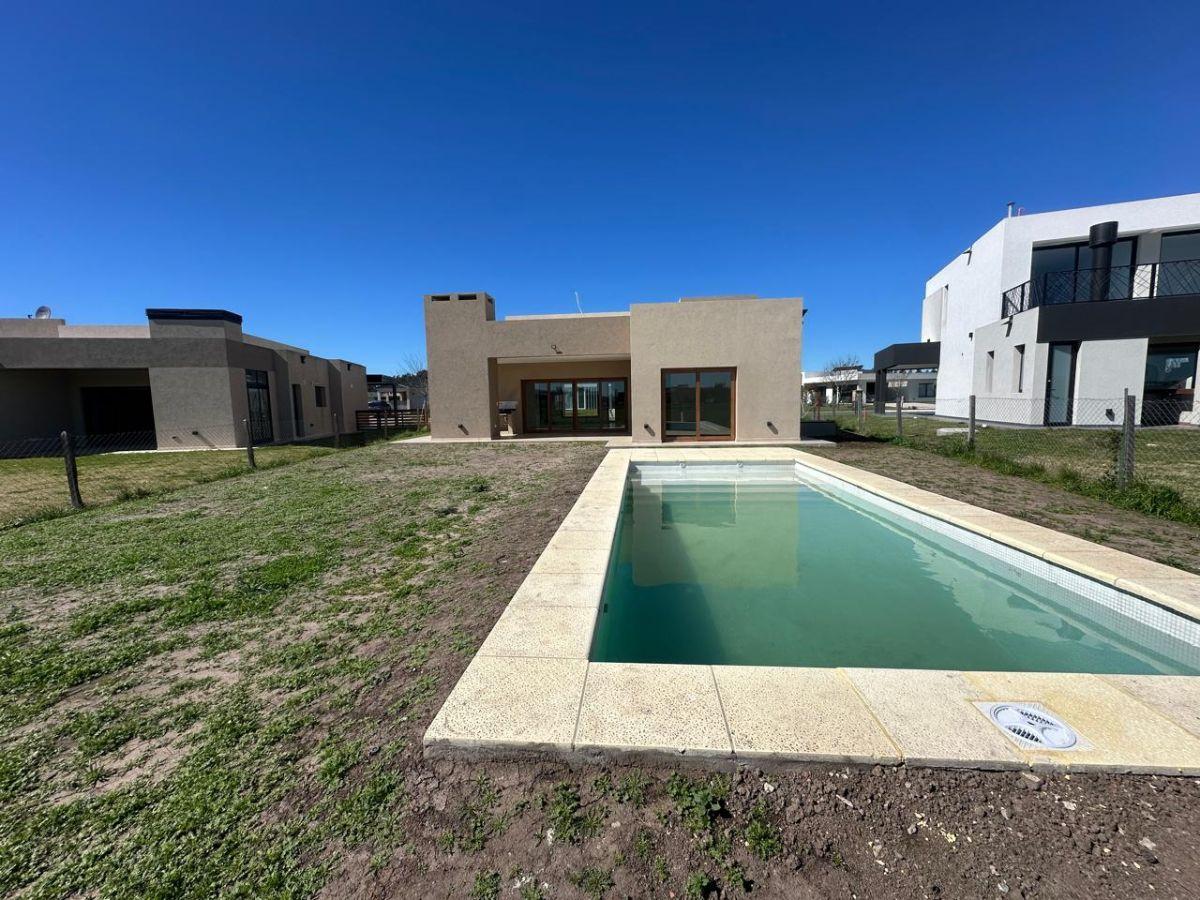 Foto de HERMOSA CSA EN VENTA CANNING - BARRIO SAN FELIPE, imagen 3