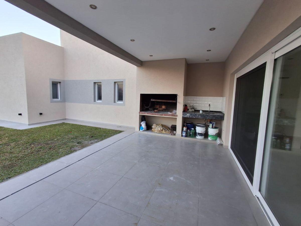 Foto de HERMOSA CASA 4 AMBIENTES EN VENTA EN CANNING - SANTA INÉS, imagen 4