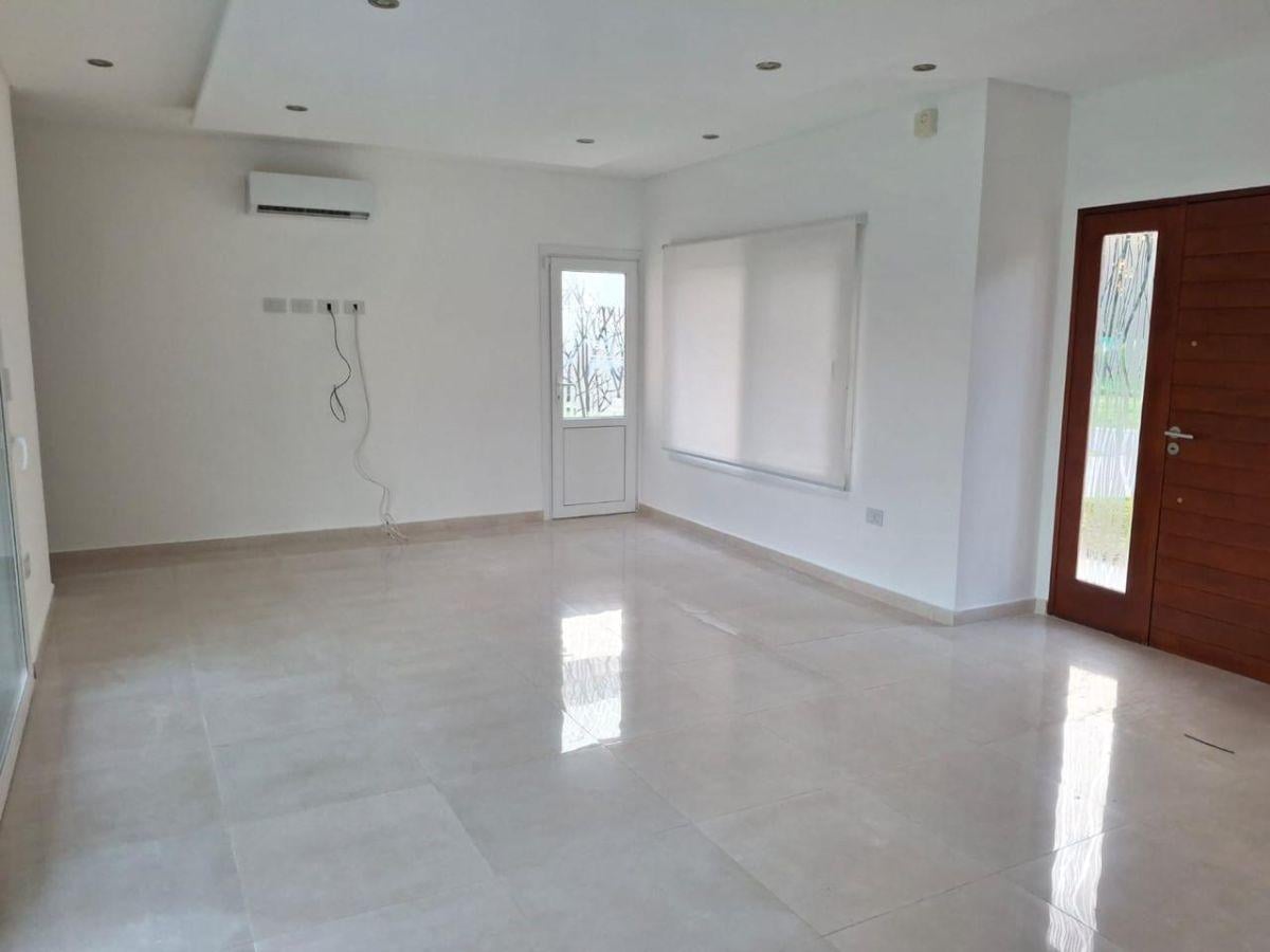 Foto de HERMOSA CASA 4 AMBIENTES EN VENTA EN CANNING - SANTA INÉS, imagen 1