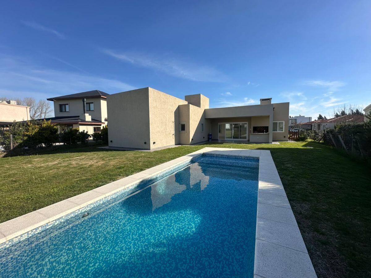 Foto de HERMOSA CASA EN VENTA EN SANTA INÉS CANNING, imagen 1