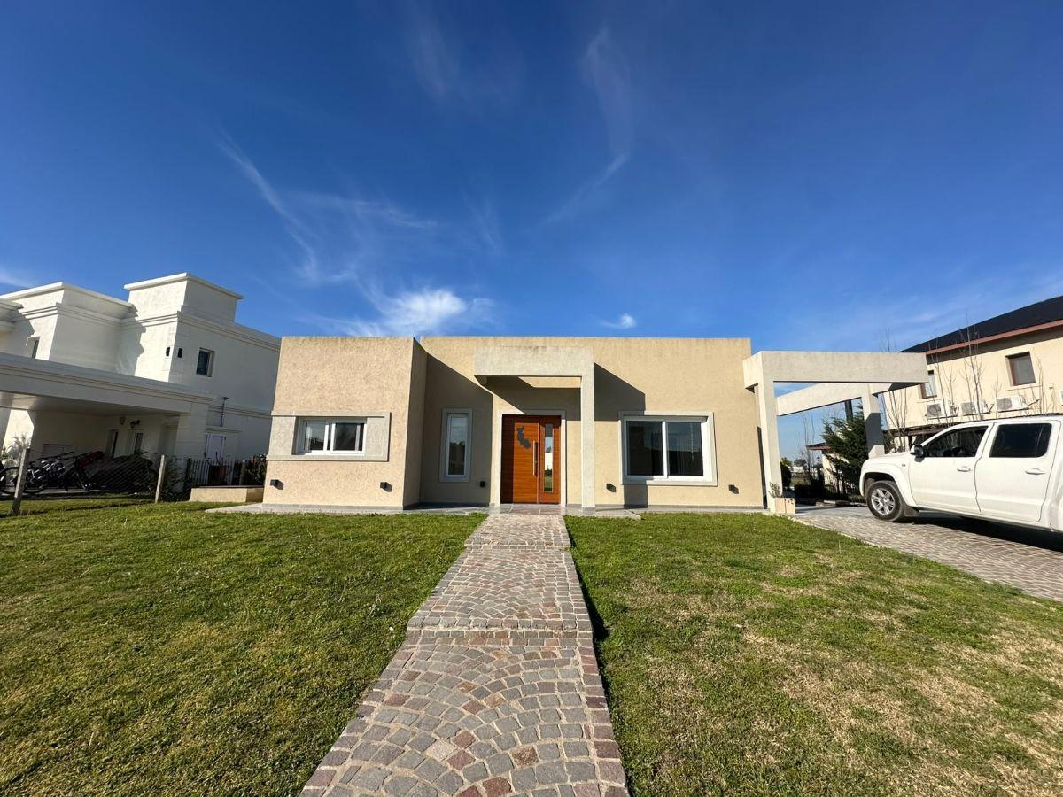 Foto de HERMOSA CASA EN VENTA EN SANTA INÉS CANNING, imagen 3