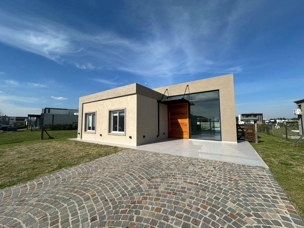 Foto de HERMOSA CASA EN VENTA EN SAN FELIPE CANNING, imagen 2