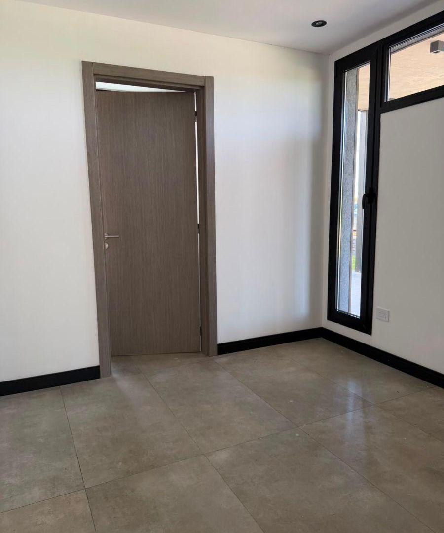 Foto de HERMOSA CASA 5 ANBIENTES EN CANNING CHICO A ESTRENAR, imagen 3