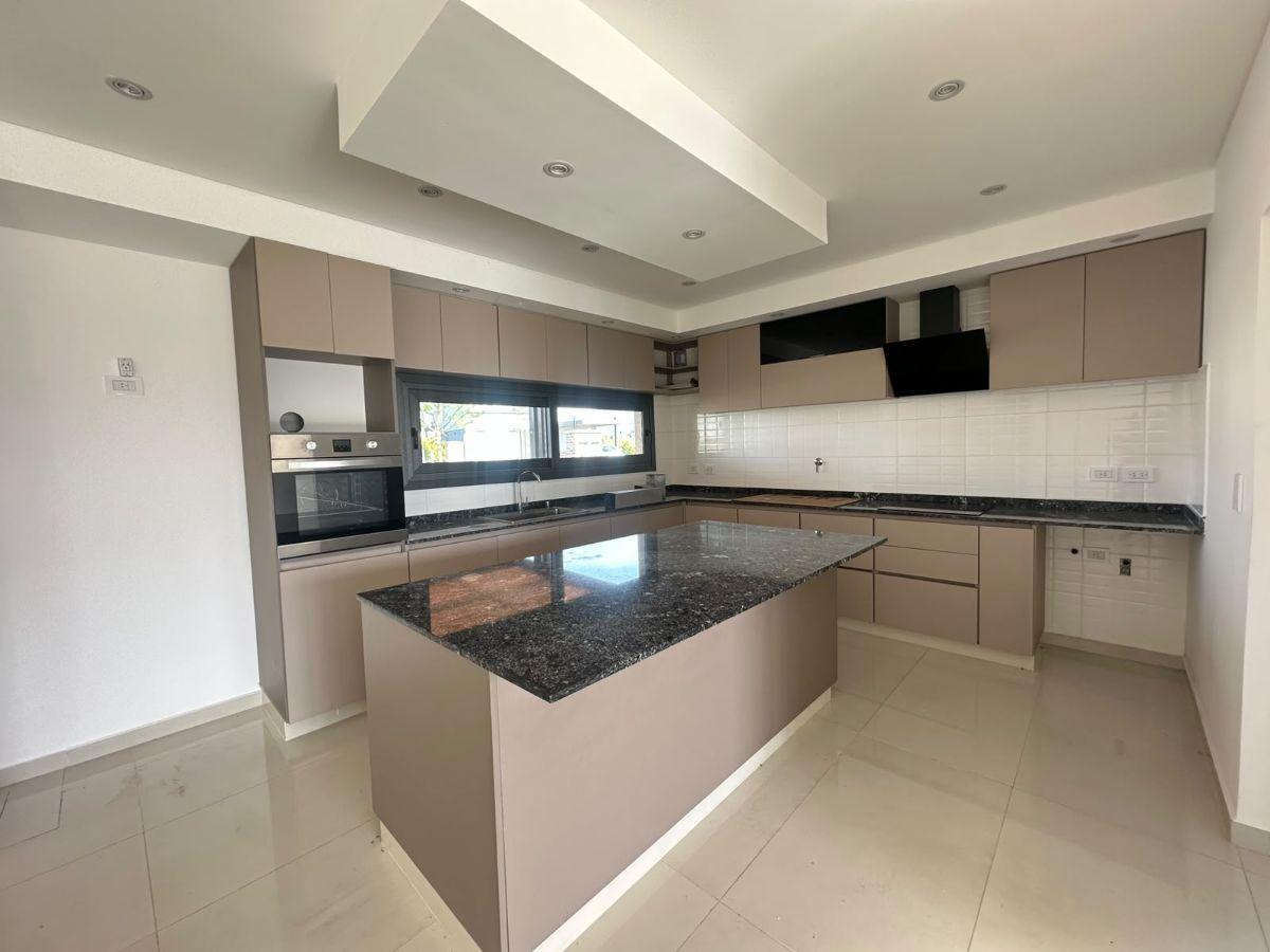 Foto de HERMOSA CASA EN VENTA EN SAN FELIPE CANNING / FINANCIACIÓN, imagen 3