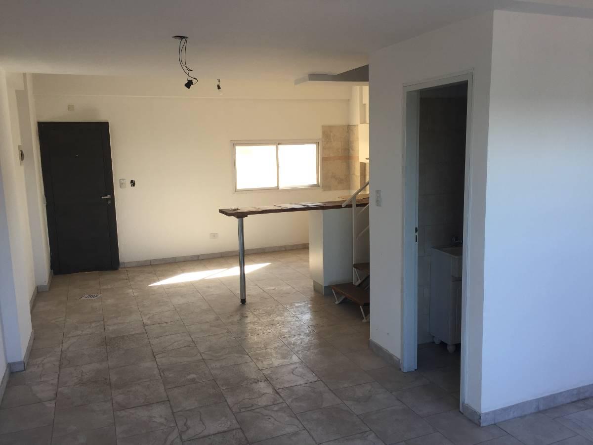 Oportunidad - Excelente Duplex en Edificio 5