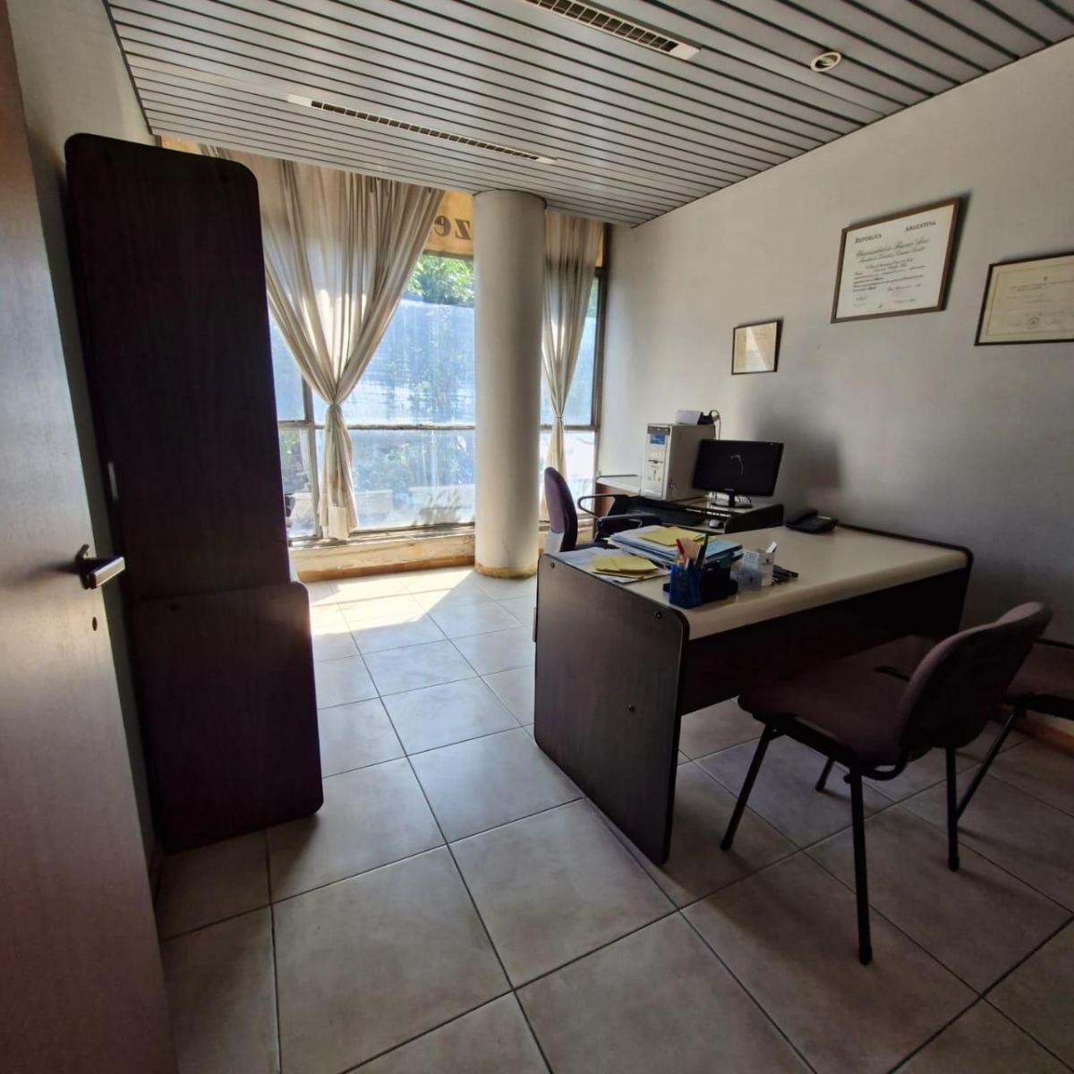 Oportunidad! Oficinas a La Venta en Avellaneda 3