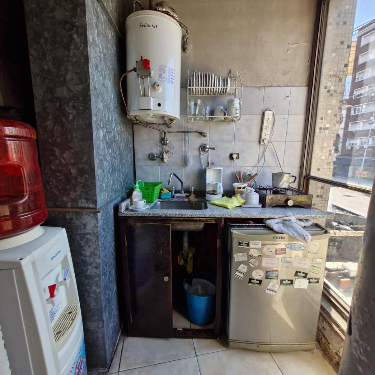 Oportunidad! Oficinas a La Venta en Avellaneda 5