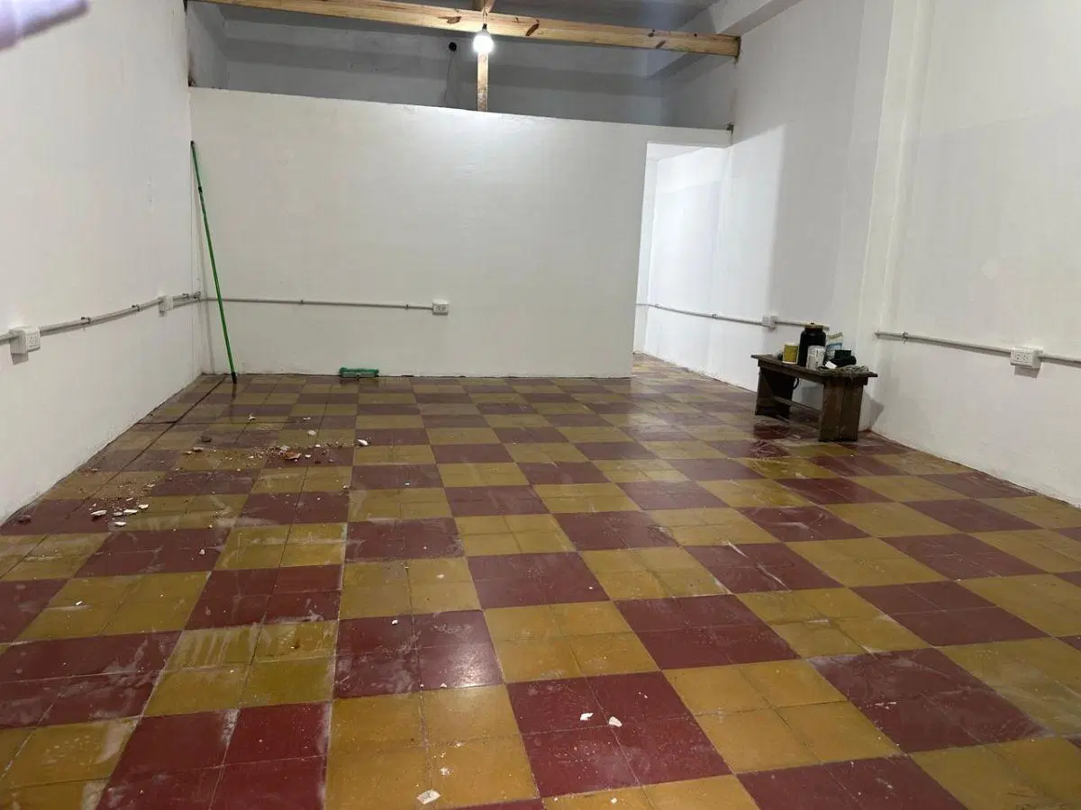 Amplio Local comercial en alquiler en Los Polvorines 4