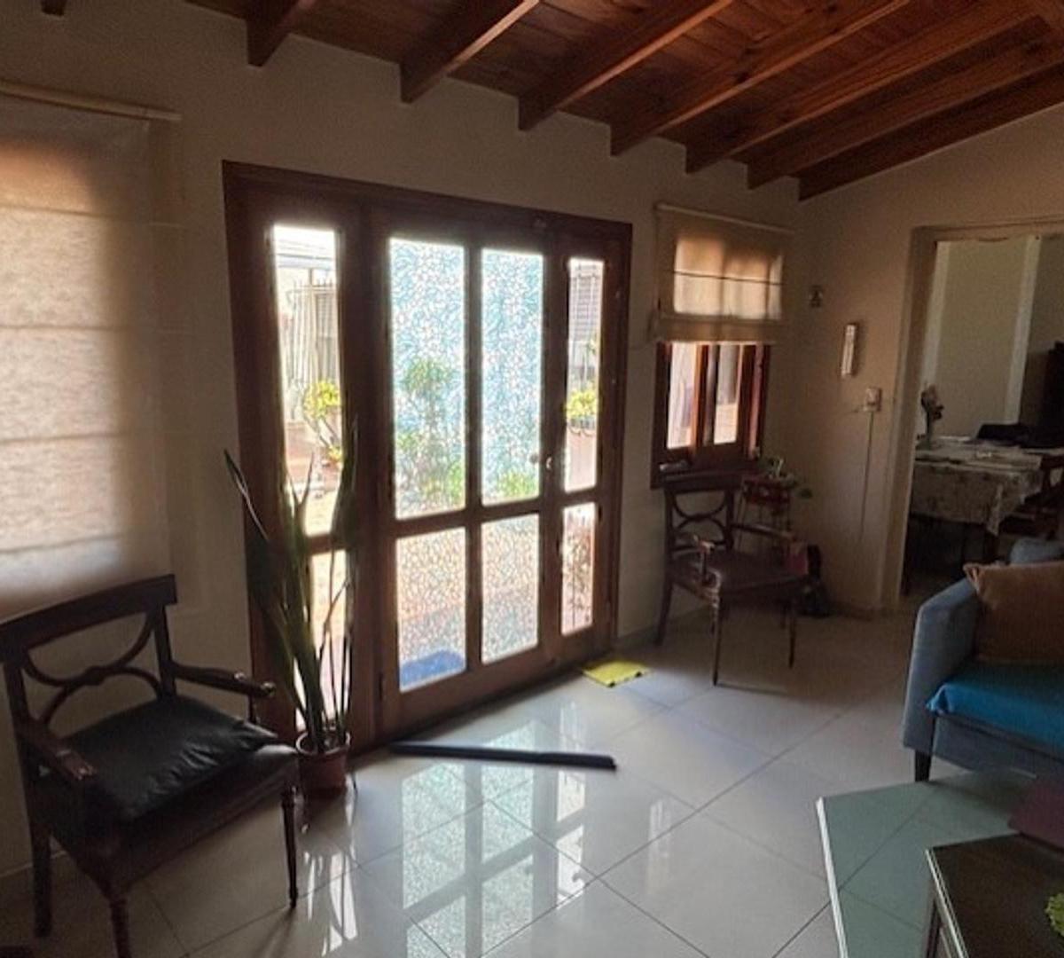 exc ubic  depto de 3 amb con patio c/parrllia imp
