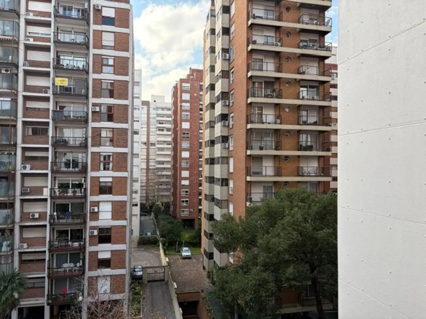 mts av y est exc depto 4 amb al fte c/bcón 3