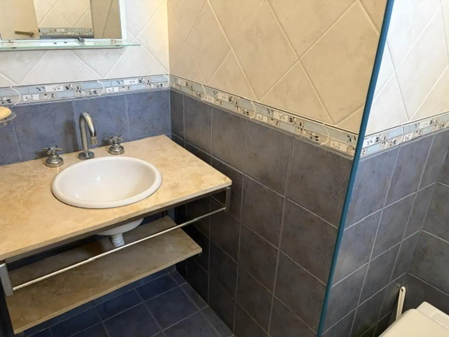 exc ubic mts av y est depto de 1 amb solo apto profesional 5