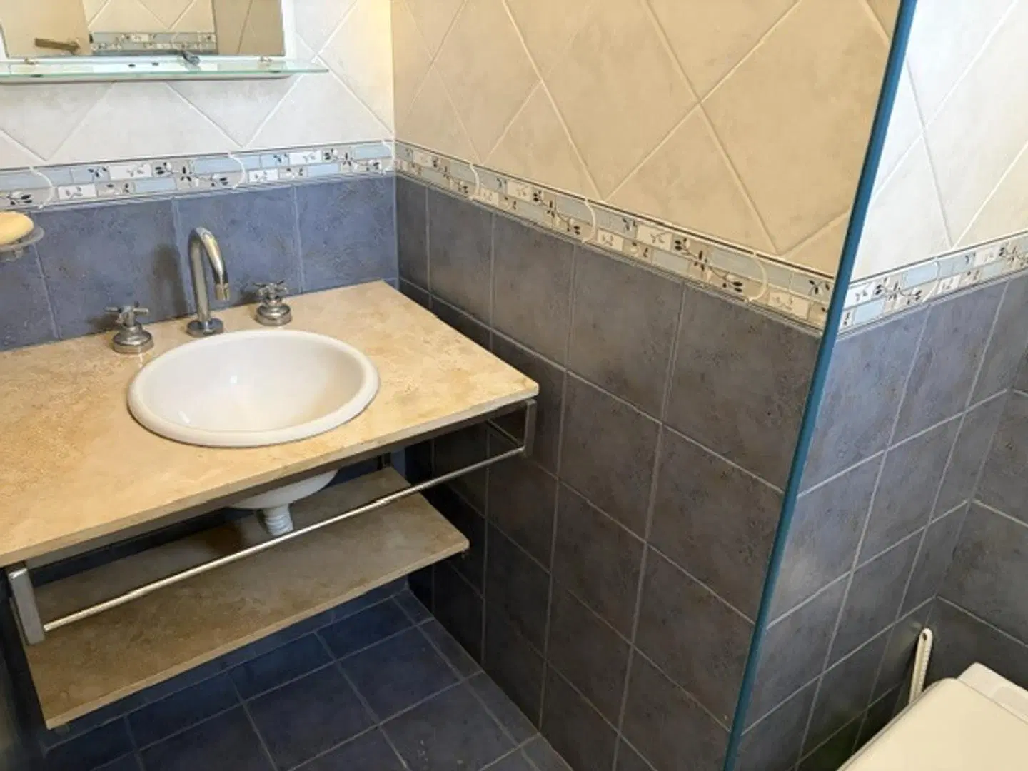 exc ubic mts av y est depto de 1 amb solo apto profesional 3