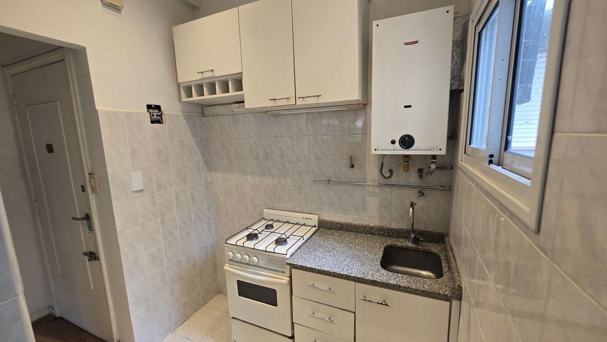 Foto de ALQUILER DOS AMBIENTES APTO PROFESIONAL A NUEVO COCINA EQUIPADA BAÑO, imagen 3