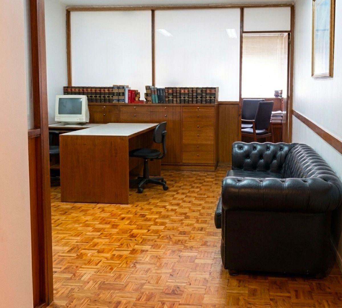 Foto de Venta oficina a la calle amoblada, imagen 5