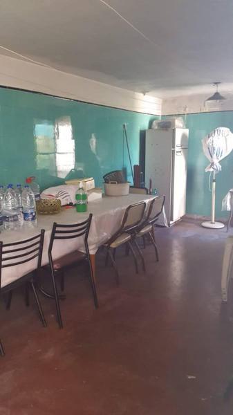 Impecable casa en lote 246 mts2. 3 amb con jardin, garage y patio con parrilla