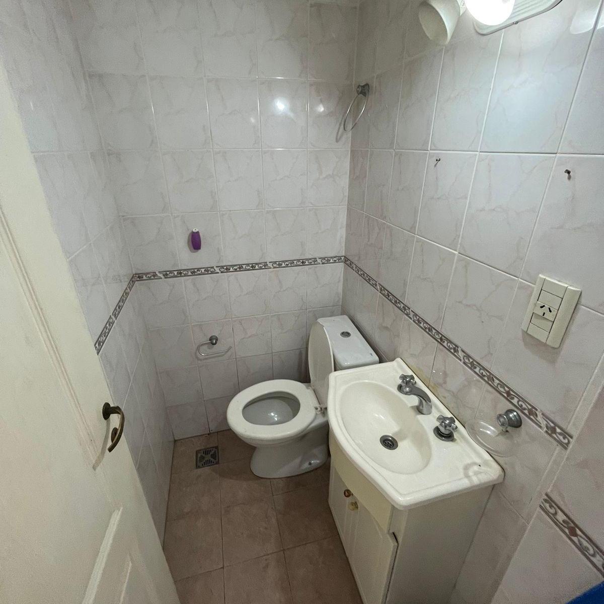 EN VENTA DUPLEX 3 AMBIENTES CON COCHERA, PATIO Y PARRILLA EN LANUS ESTE - GERLI-