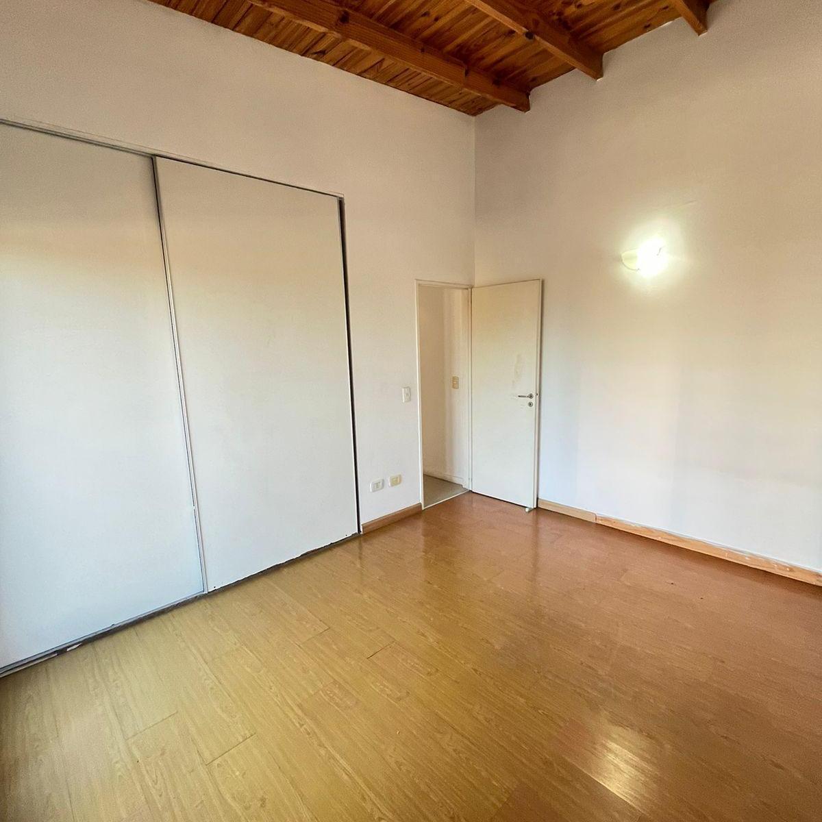 Oportunidad Departamento Semipiso 2 Amb C/ Cochera - Lanus 2