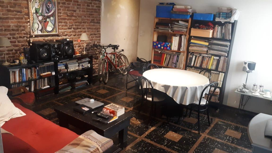 Departamento 3 ambientes en venta en edificio chico al frente