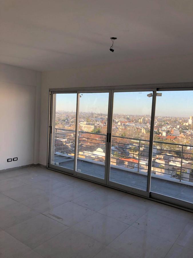 En Venta Departamento a Estrenar 3 Amb C/ Balcon y Coch. en Lanus. Apto Credito! 4