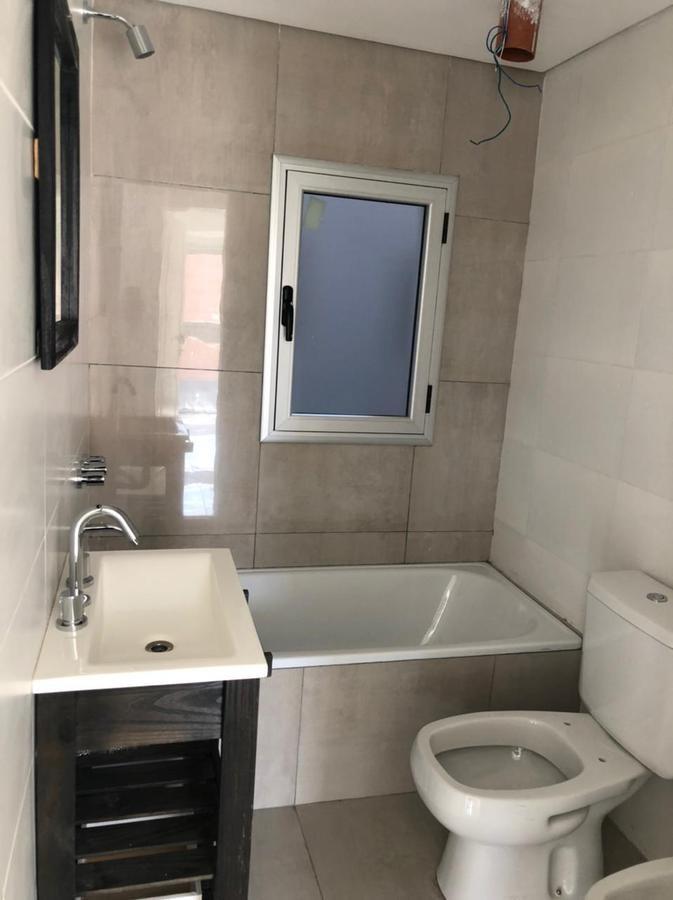 En Venta Departamento a Estrenar 3 Amb C/ Balcon y Coch. en Lanus. Apto Credito! 5