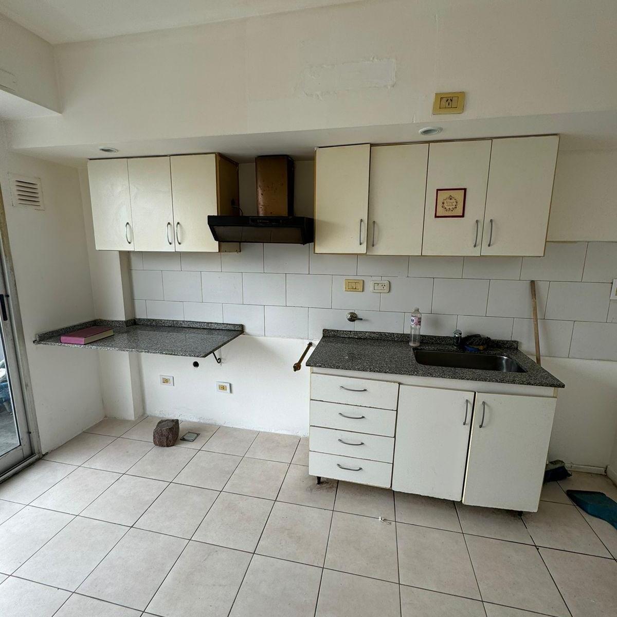 Foto de DTO 2 AMB EN EDIFICIO CON BALCON IDEAL INVERSOR O VIVIENDA EN LANUS ESTE, imagen 5