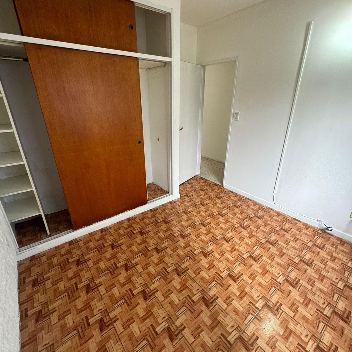 Foto de DTO 2 AMB EN EDIFICIO CON BALCON IDEAL INVERSOR O VIVIENDA EN LANUS ESTE, imagen 3
