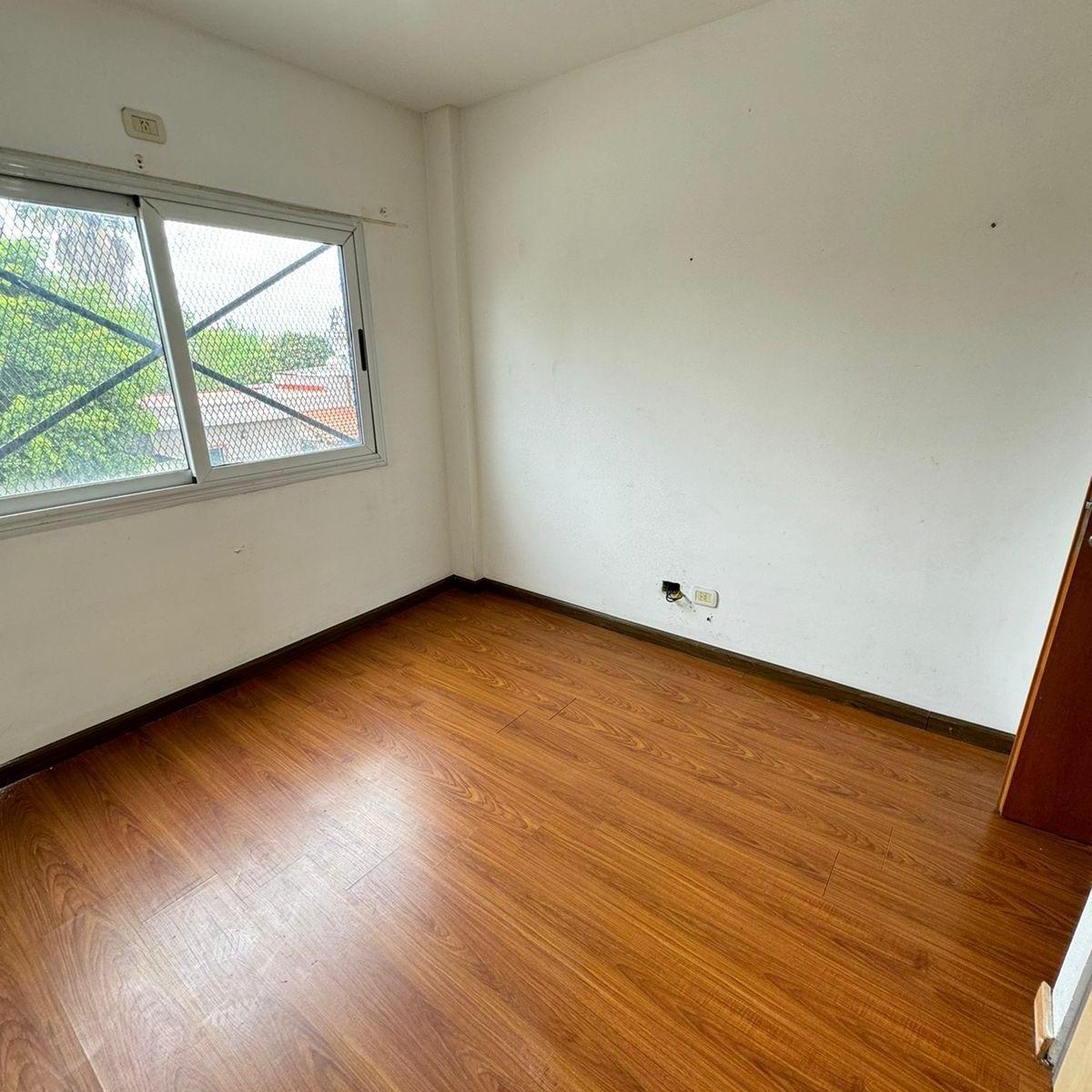 Foto de DEPARTAMENTO 2 AMB EN MUY BUENA UBICACION EN VENTA EN LANUS ESTE, imagen 2