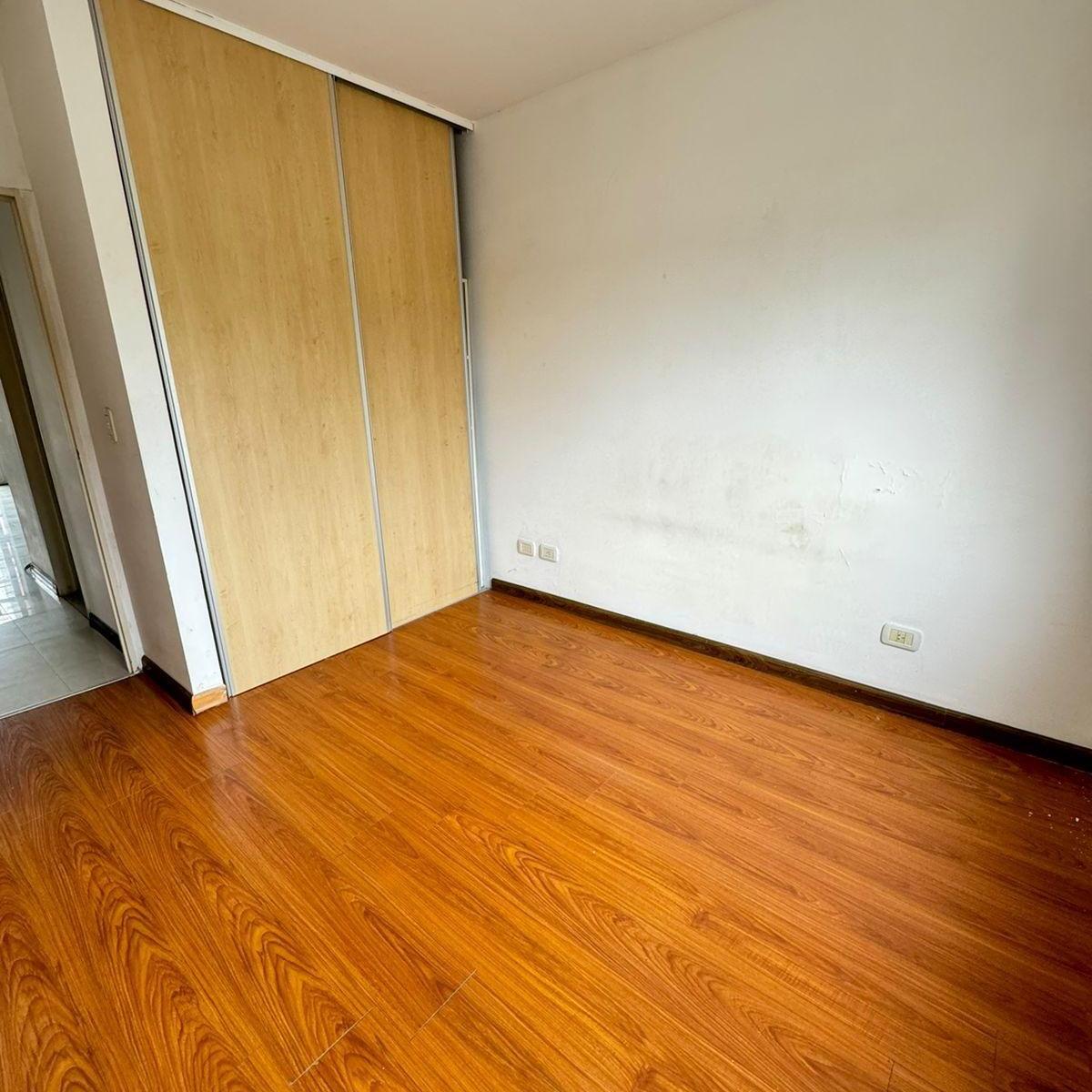 Foto de DEPARTAMENTO 2 AMB EN MUY BUENA UBICACION EN VENTA EN LANUS ESTE, imagen 3