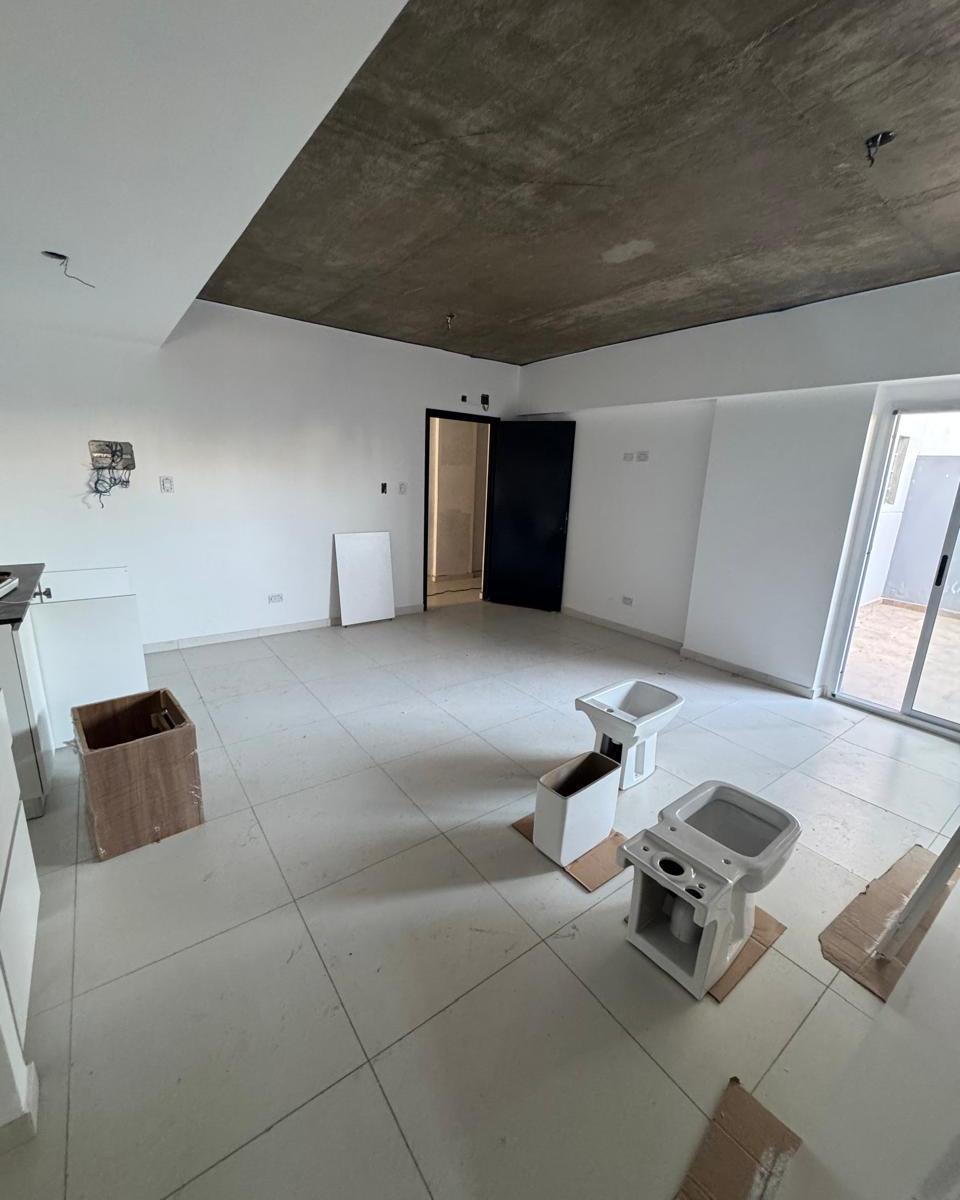 A ESTRENAR DTO 2 AMB C/ BALCON Y COCH. OPC EN BUENA UBIC. EN VENTA EN LANUS