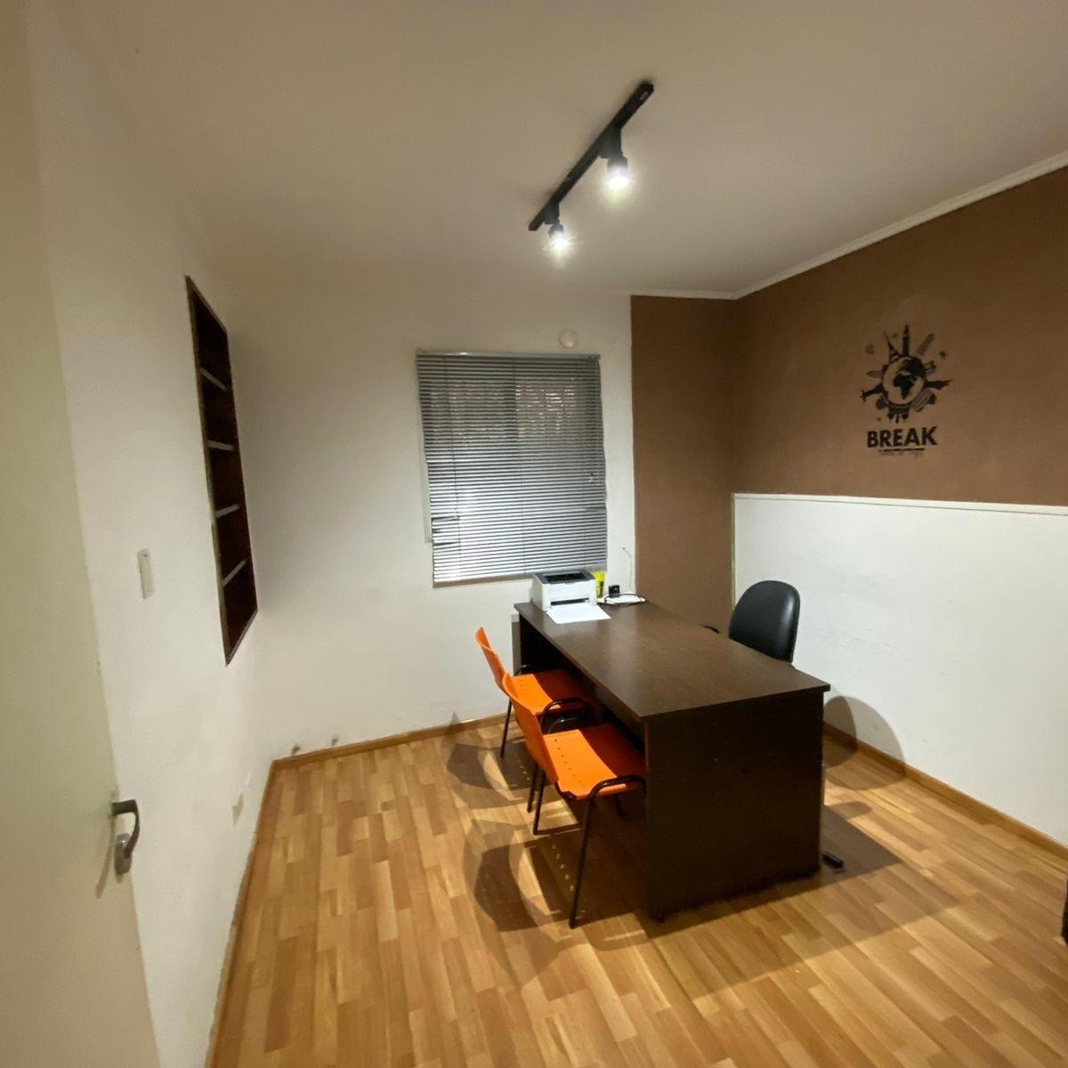 Foto de EN VENTA FTE A ESTACION OFICINA 4 AMB EN MUY BUEN ESTADO EN LANUS, imagen 2