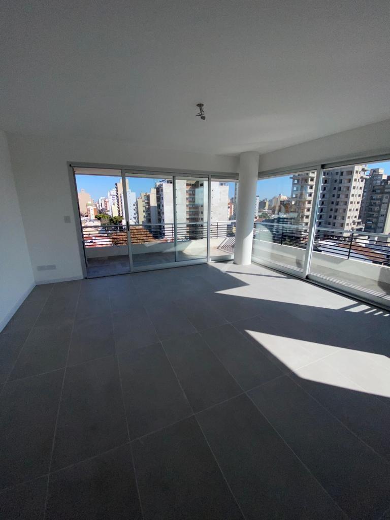 En Venta Exclusivos 4 Amb en Torre de Categ. y Amplio Balcon en Lanus 2