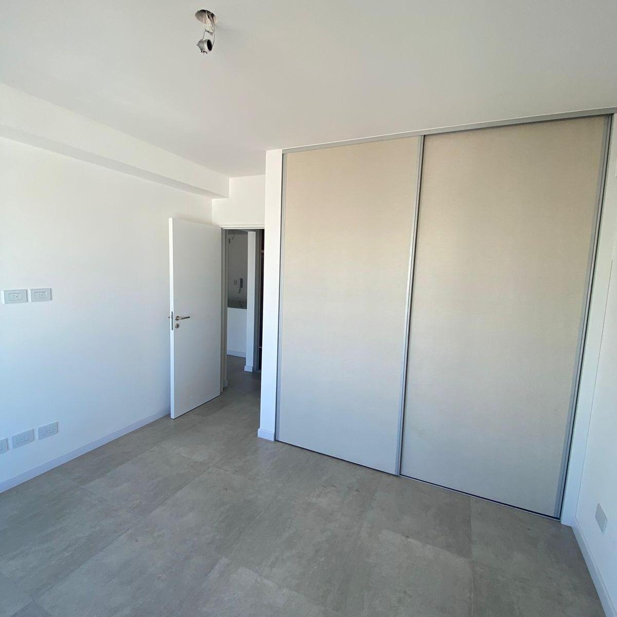 En Venta Exclusivos Depto 2 Amb de Categoria con Balcon y Coch. Opc. en Lanus 2