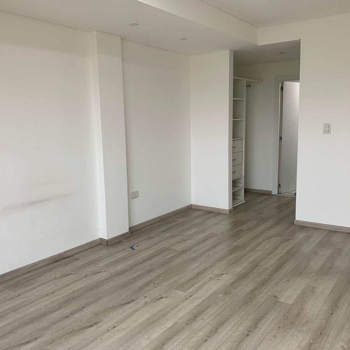 Foto de EN VENTA DTO 2 AMB A ESTRENAR C/ AMPLIO BALCON Y COCH. EN BUENA UBIC, imagen 5