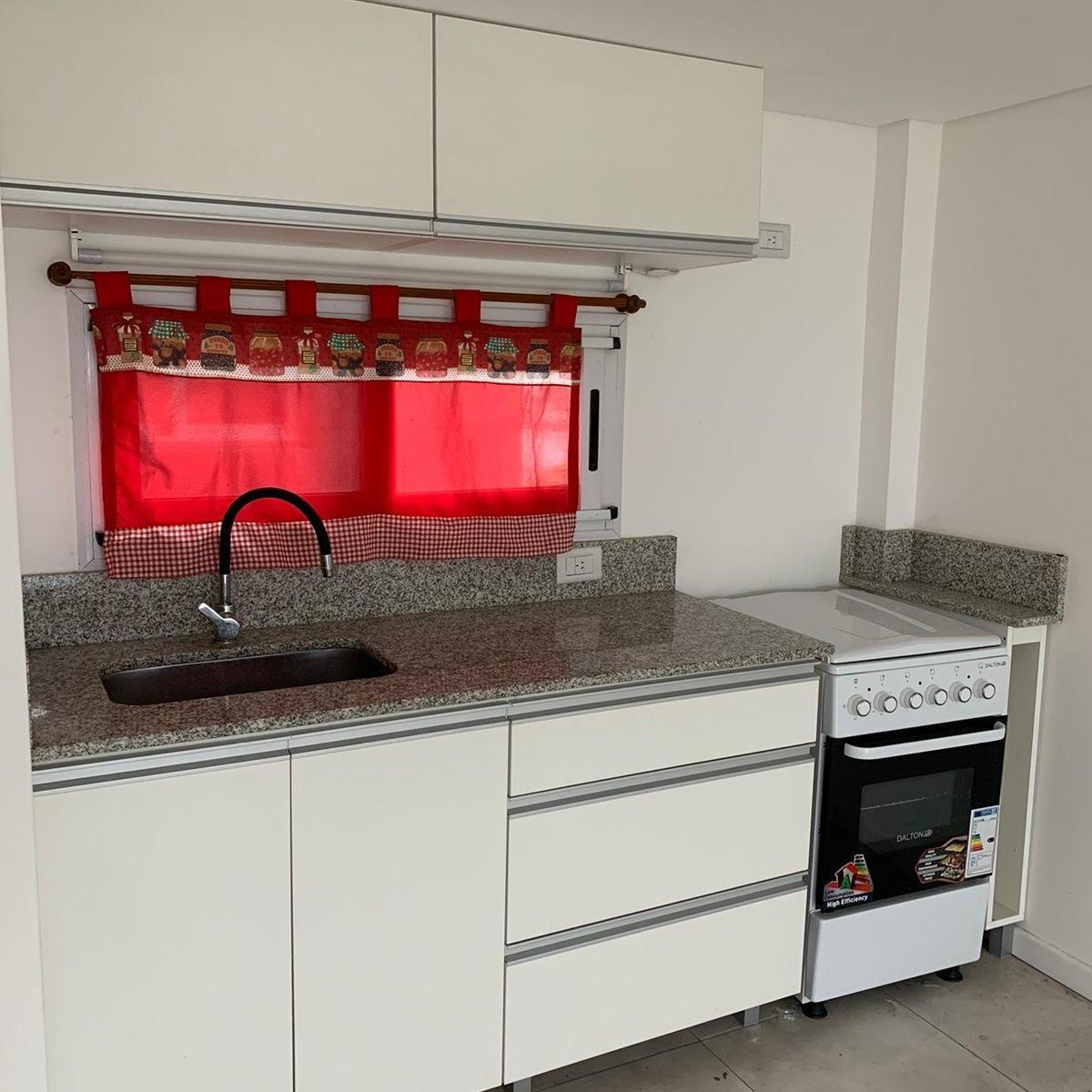 EN VENTA DTO 2 AMB A ESTRENAR C/ AMPLIO BALCON Y COCH. EN BUENA UBIC. EN LANUS