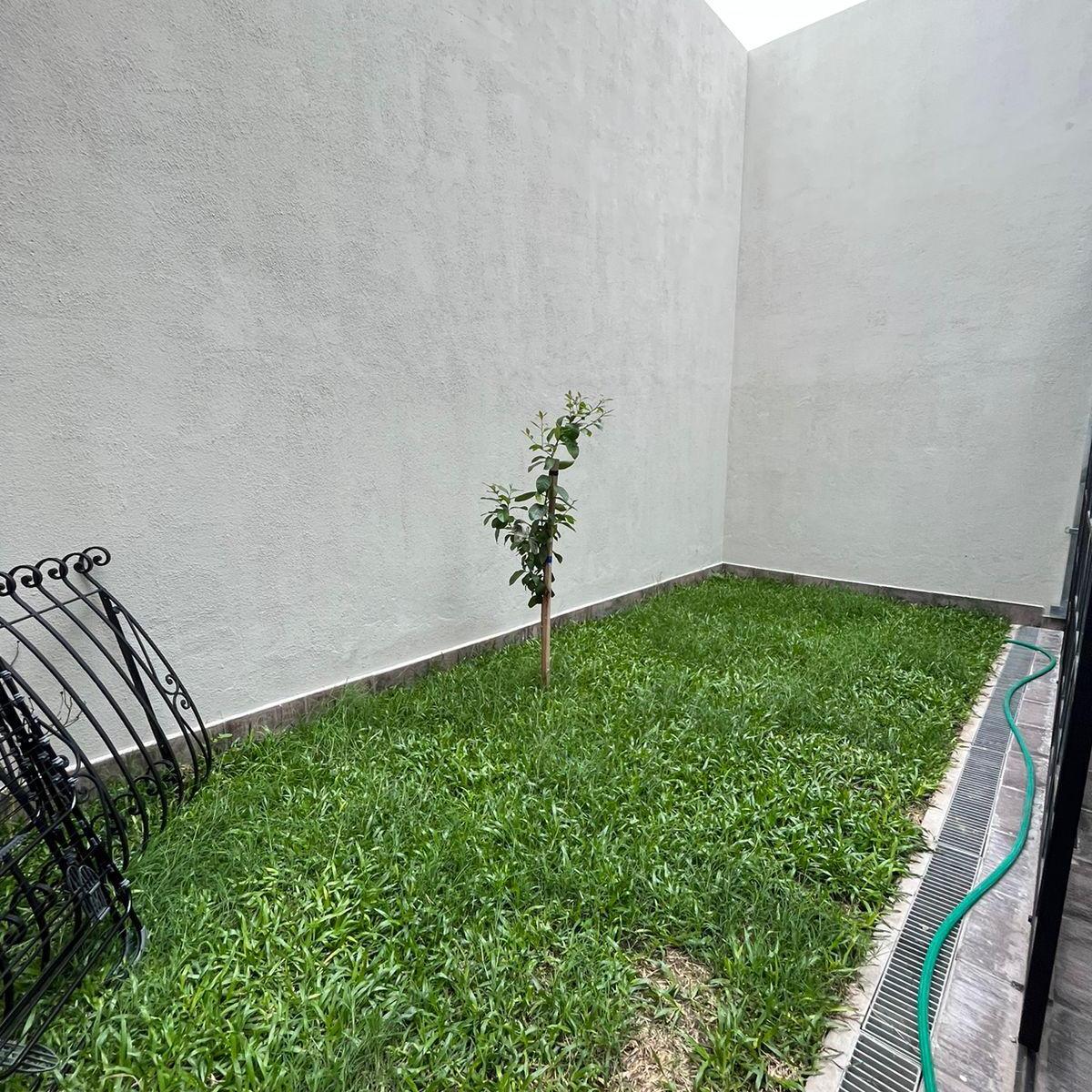 En Venta Excelente PH 5 Amb C/gge y Quincho Sobre Lote de 7.20x21 en Lanus - Gerli 4