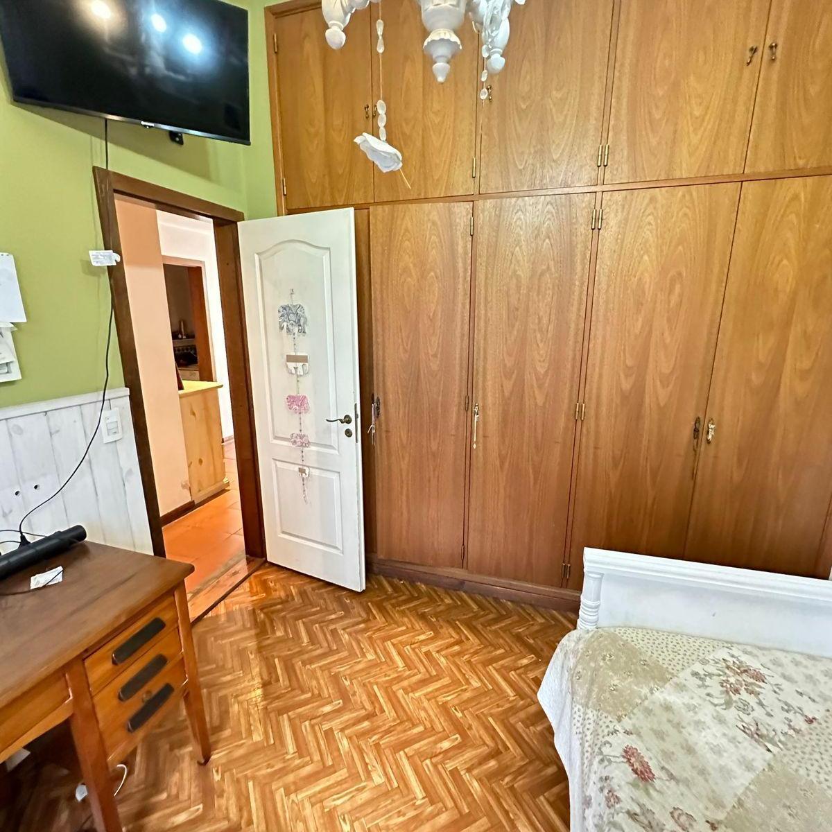 En Venta S/ Lote de 8x28 Casa 6 Amb con Ent. de Coche, 2 Patiosy Jardin en Lanus 5