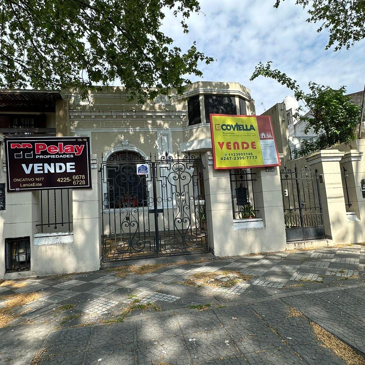 En Venta S/ Lote de 8x28 Casa 6 Amb con Ent. de Coche, 2 Patiosy Jardin en Lanus 1