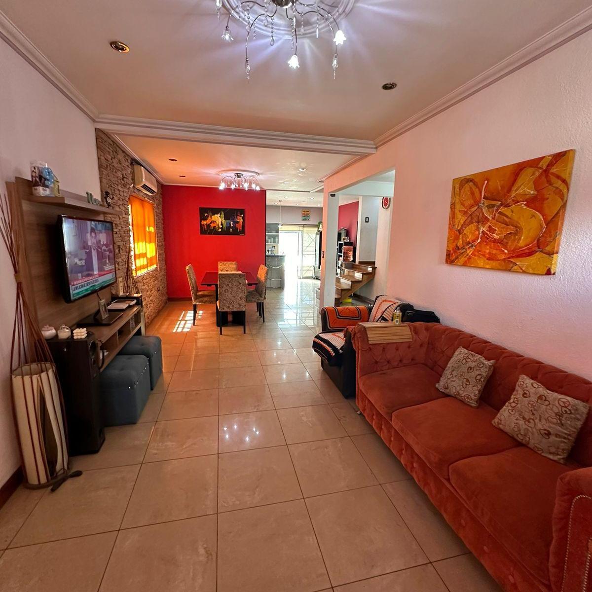 EN VENTA CHALET 5 AMB CON GGE, QUINCHO, PISCINA Y PARQUE. MUY BUENO!!! EN LANUS