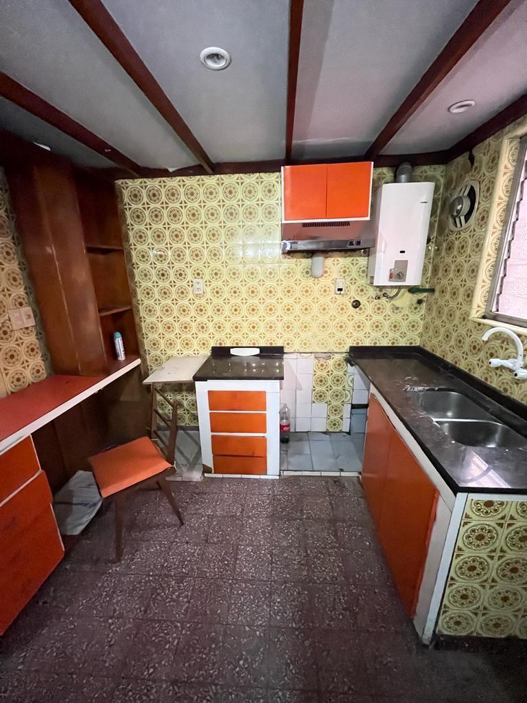 IDEAL INV O VIVIENDA CASA 4 AMB AL FTE C/PATIO C/ PARRILLA Y GARAGE LANUS ESTE