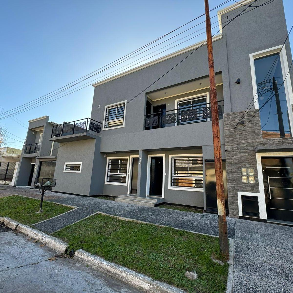 EN VENTA DTO 2 AMB AL FTE P. ALTA CON BALCON ATERRAZADO EN QUILMES